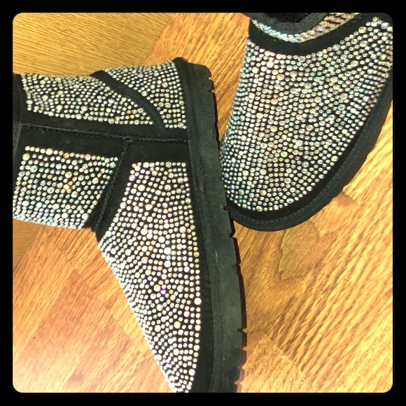 Studded short boot (Runs very small fits 9,9.5) - Picture 1 of 5